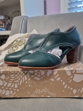 BALI ELF Spirit Walker Leather Heel Booties - Emrald